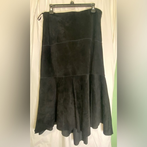 Cabi suede leather black skirt, size 8 - Picture 5 of 11